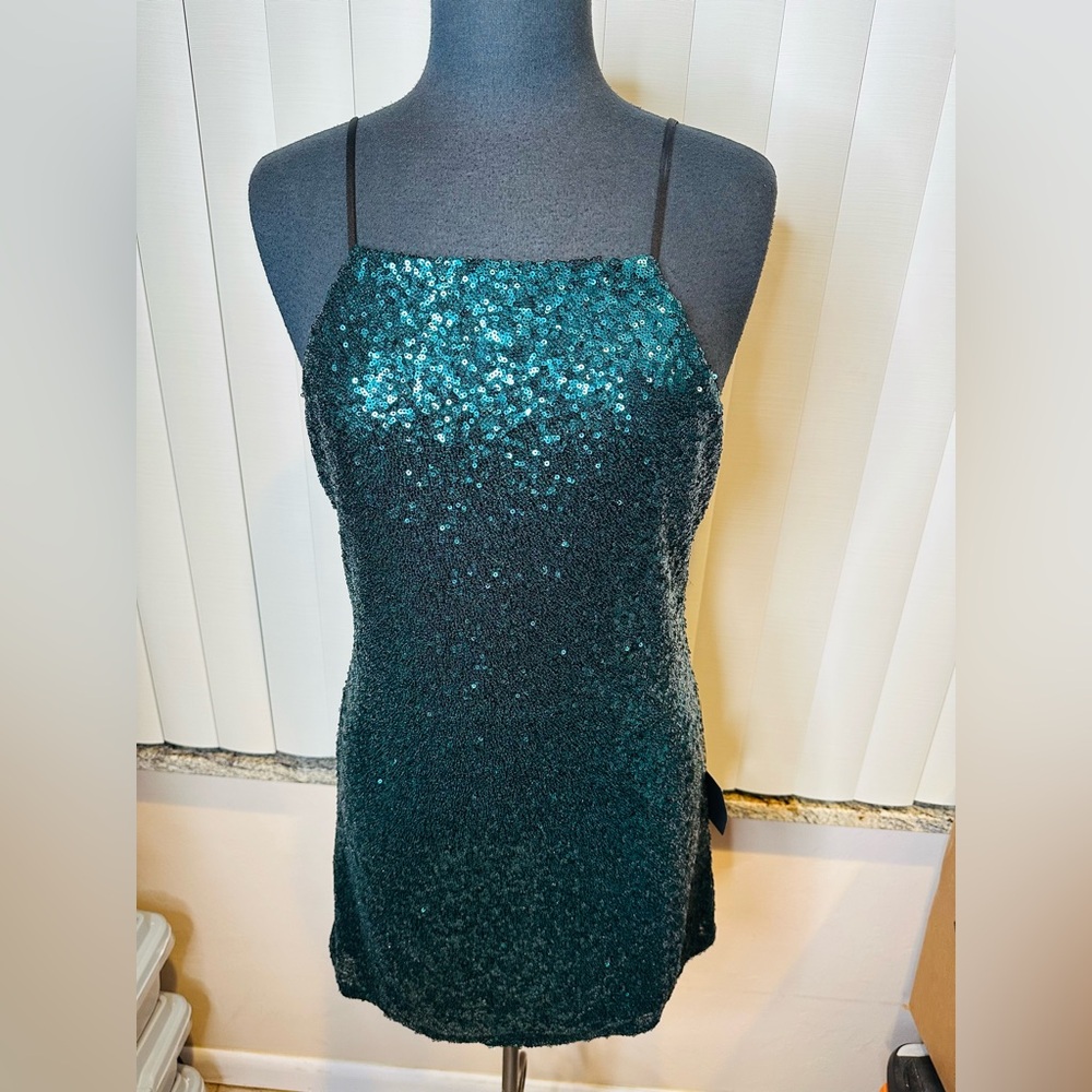 Lulu's Casmar Dark Green Square Neckline Sequin Mini Dress Size Medium NEW - Picture 3 of 9